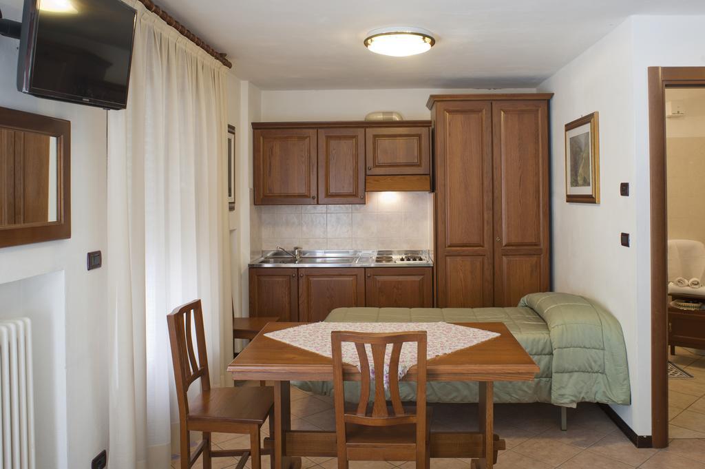 Albergo Castello Da Bonino Champorcher Exterior photo