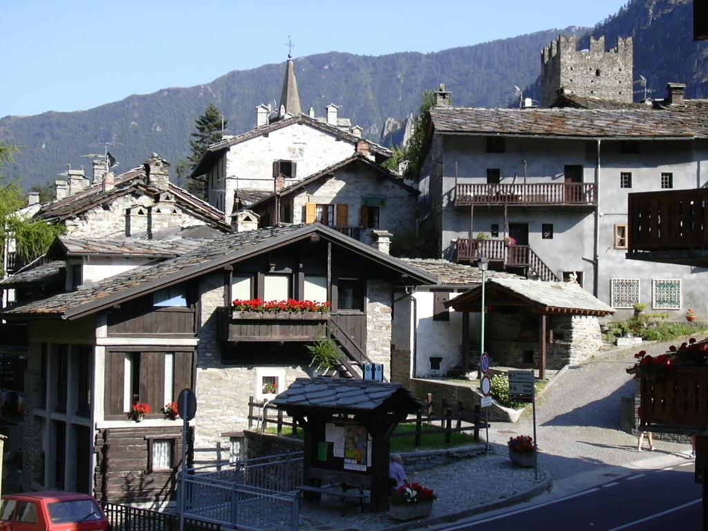 Albergo Castello Da Bonino Champorcher Exterior photo